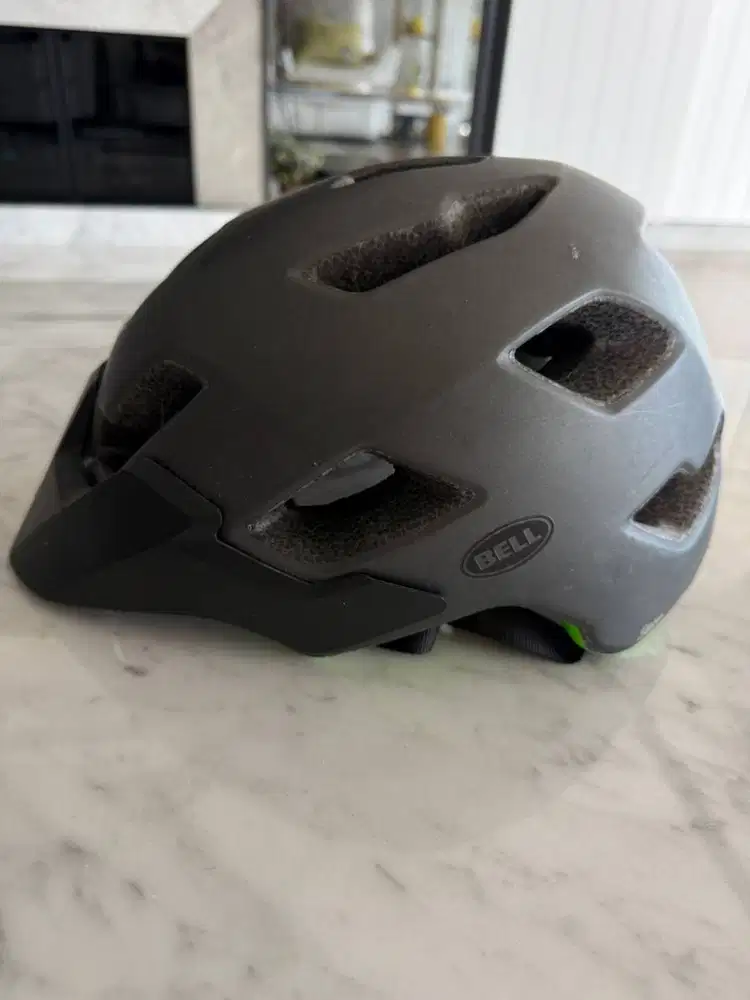 Helm Sepeda BELL ORI jual murah