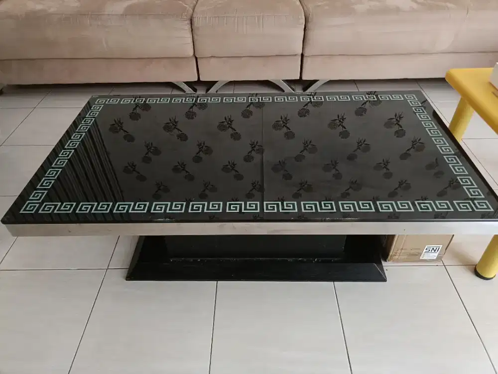 Meja ruangtamu import