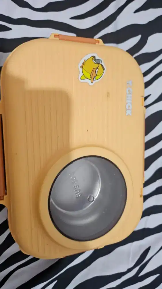 Tempat makan stainless 1 set ada sendok sumpit