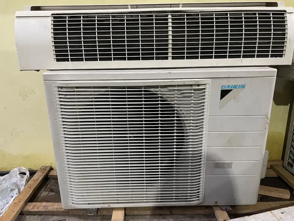 AC Daikin 2 pk Masih Layak.