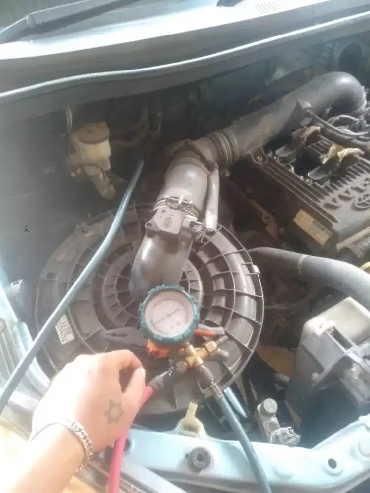 Isi freon Ac mobil,servis Ac mobil,perbaikan Ac mobil