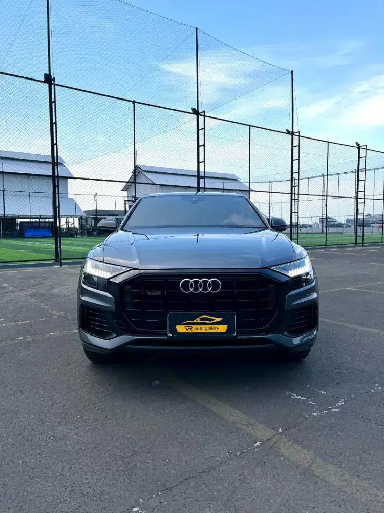 Audi Q8

Nik 2021