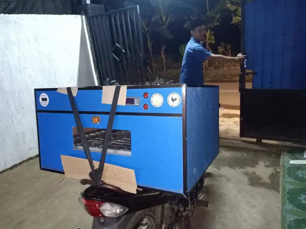 Mesin penetas telur otomatis