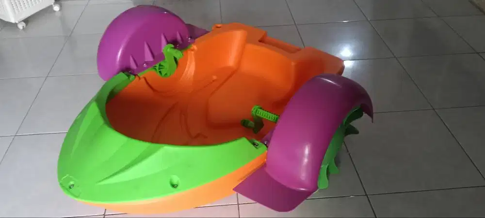 Dijual Perahu padel tangan utk di kolam