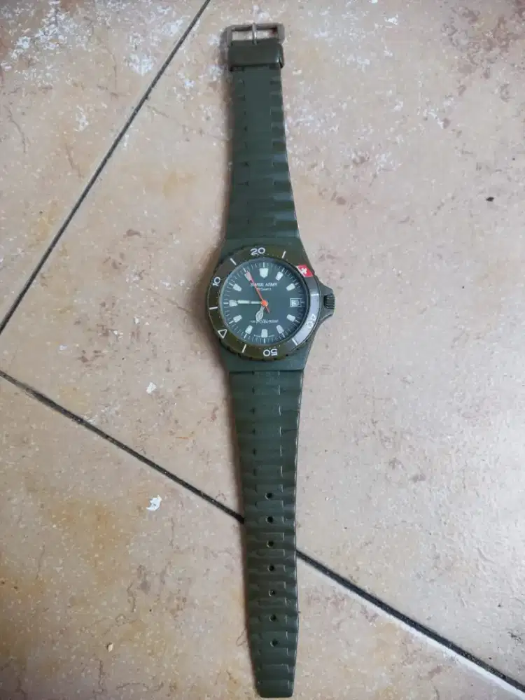 Jual jam carbon military Swiss army