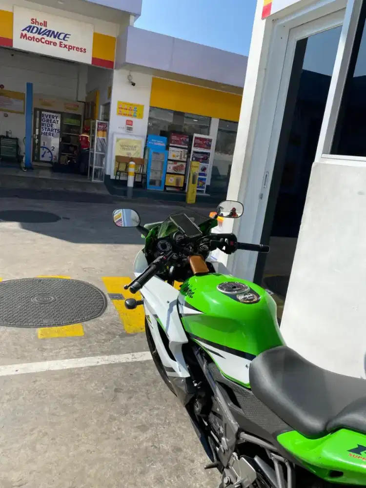 Kawasaki ninja re anniversary 2014