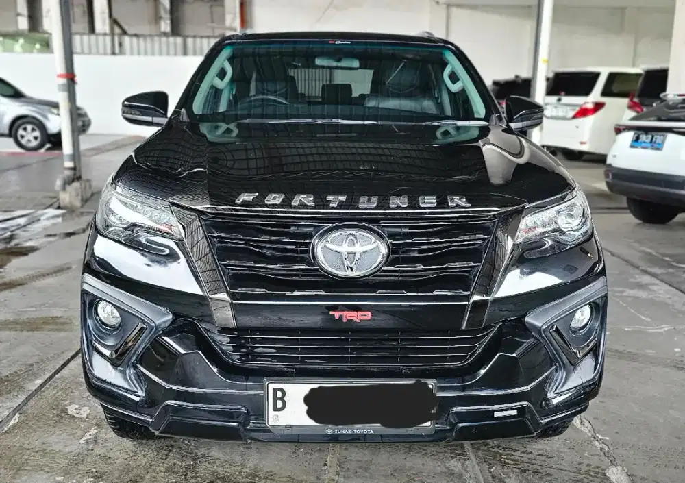 Toyota Fortuner 2.4 TRD Diesel AT 2019 Hitam Mulus Siap Pakai Km 72rb