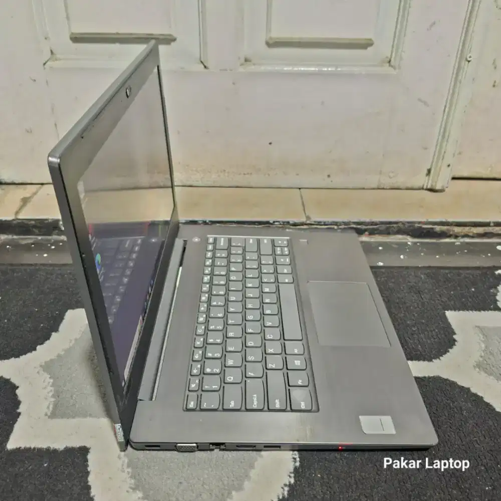 LENOVO V330 | Intel Core i5 Gen 8 | RAM 8GB | SSD 256GB

Spesifikasi