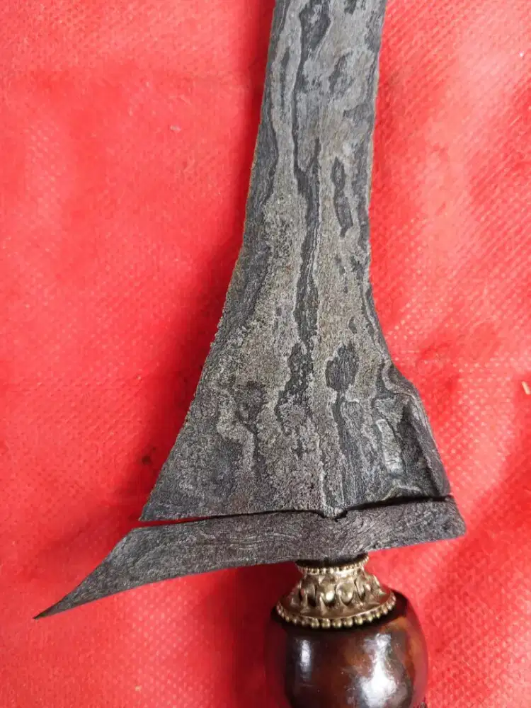 Keris Pusaka Brojol patrem sepuh