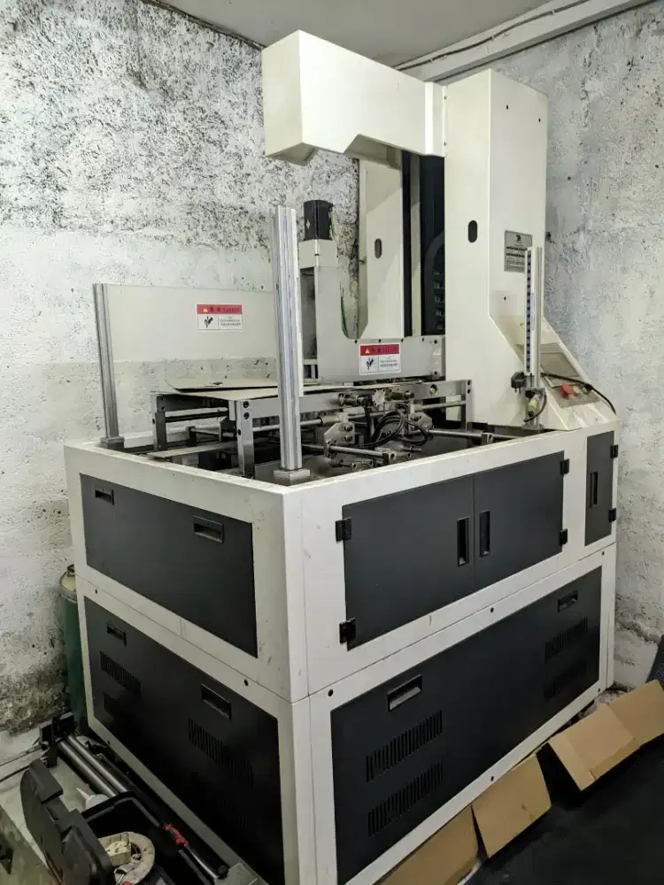 Mesin rigid box packaging