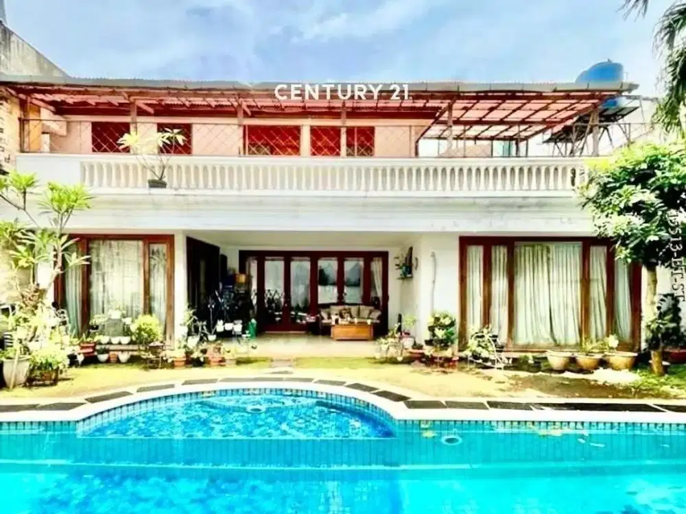 Rumah Mewah, tanah luas dengan swiming pool dijual di lokasi strategis di Kebayoran Baru, Jakarta Selatan.