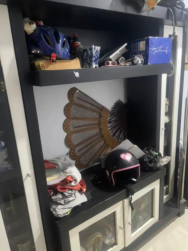 Lemari buffet TV masih bagus