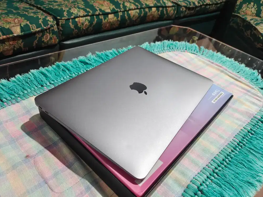 Laptop macbook air M1 2020 8/256