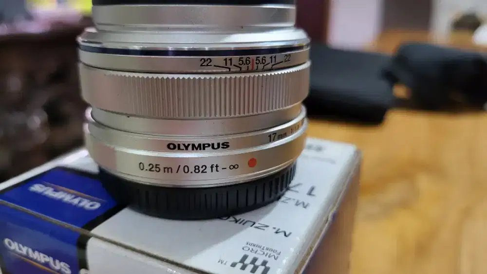 Lensa Olympus M. ZUIKO PREMIUM 17mm f1.8