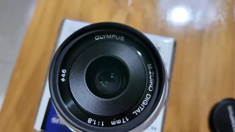 Lensa Olympus M. ZUIKO PREMIUM 17mm f1.8