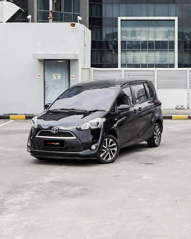 TOYOTA SIENTA 1.5 V AT TAHUN 2016