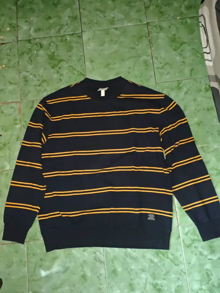Crewneck H&M Salur