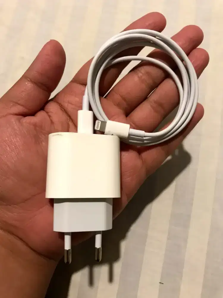 Charger iPhone 13 C to Lighting