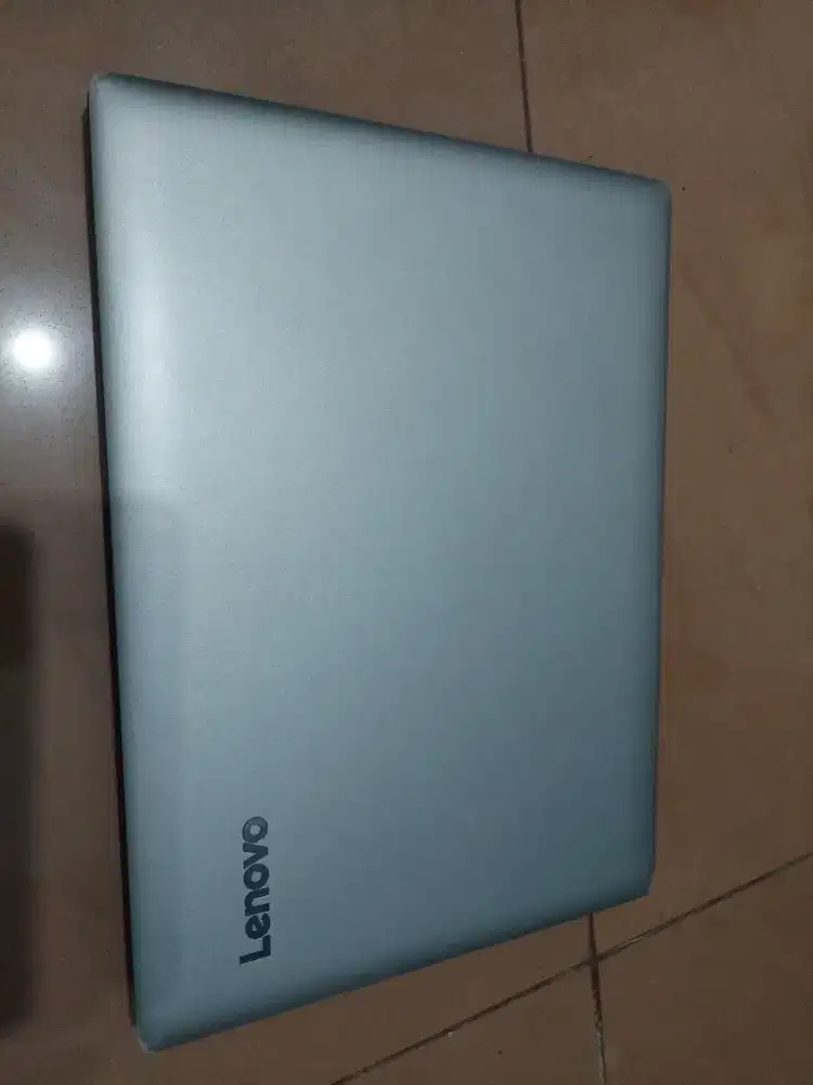 Laptop lenovo idepad 320 bekas