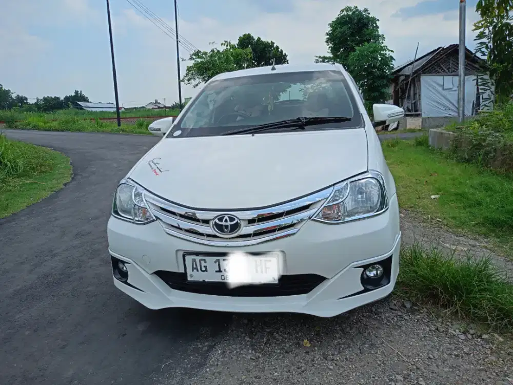 Toyota Etios Valco g 2015 manual transmision