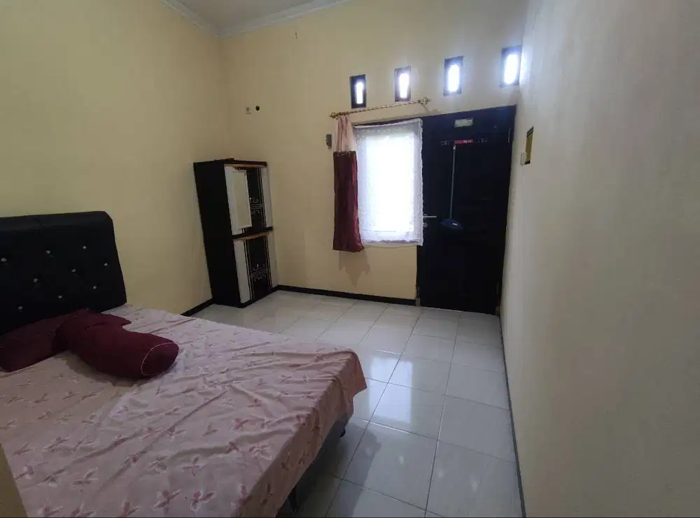 Terima kost khusus Putri