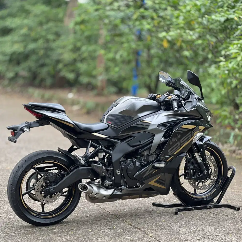 KAWASAKI ZX25R ABS GREY 2022 KM RENDAH PAJAK PANJANG SIAP TOURING