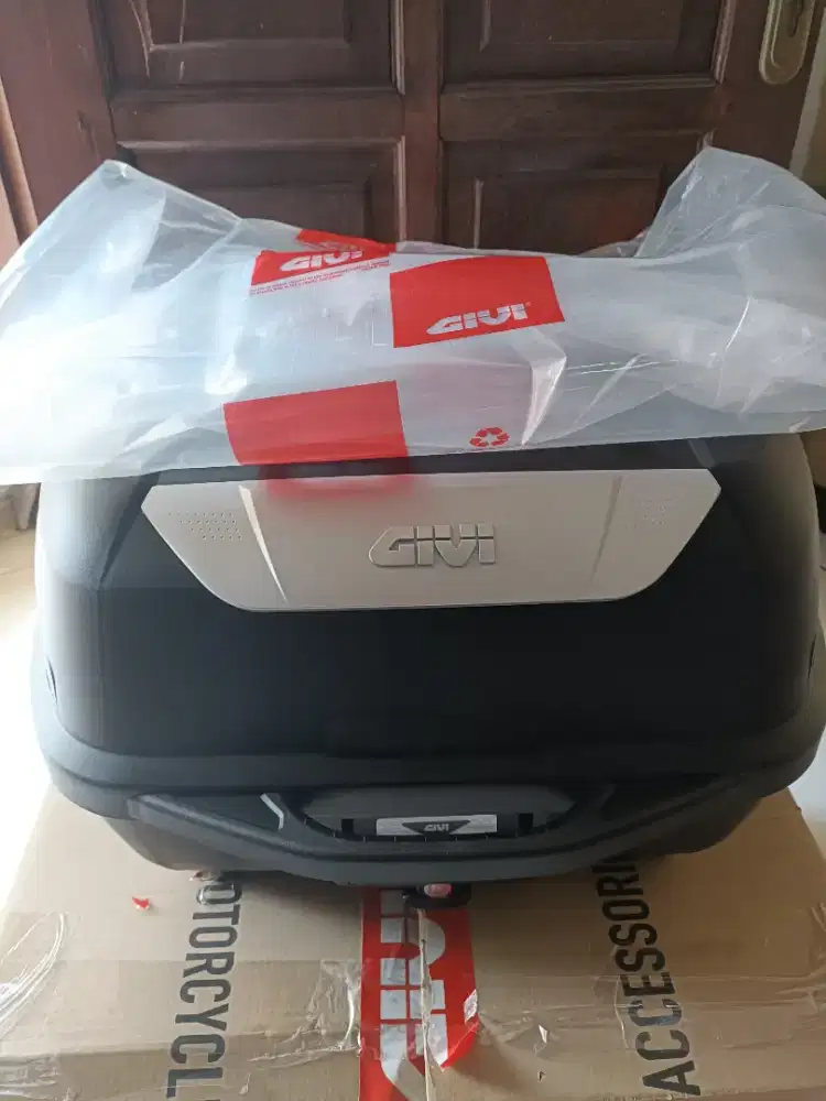 BOX MOTOR GIVI E43NTL BARU