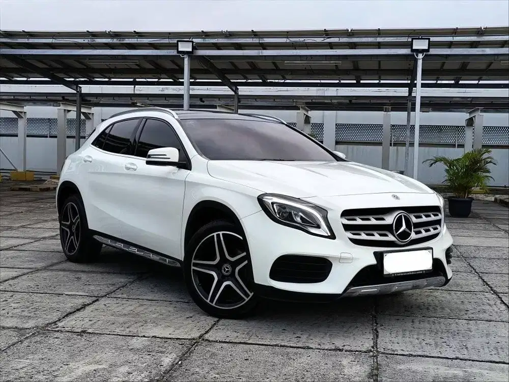 Mercedes Benz GLA 200 AMG 1.6L AT 2017