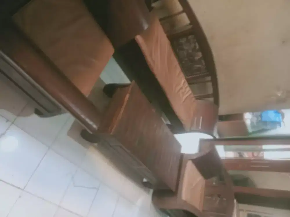 Jual mutah 1 set kursi jati