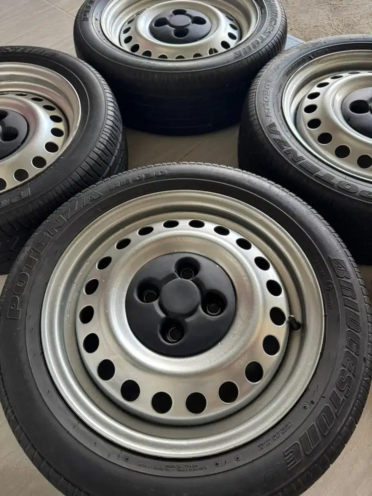 Velg kaleng R15 Ban bridgestone potenza sekalian tutup dop