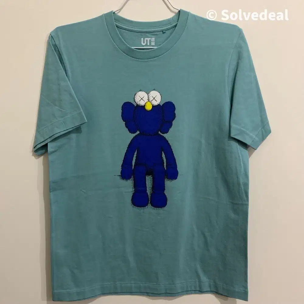 Kaos Uniqlo Kaws Blue BFF