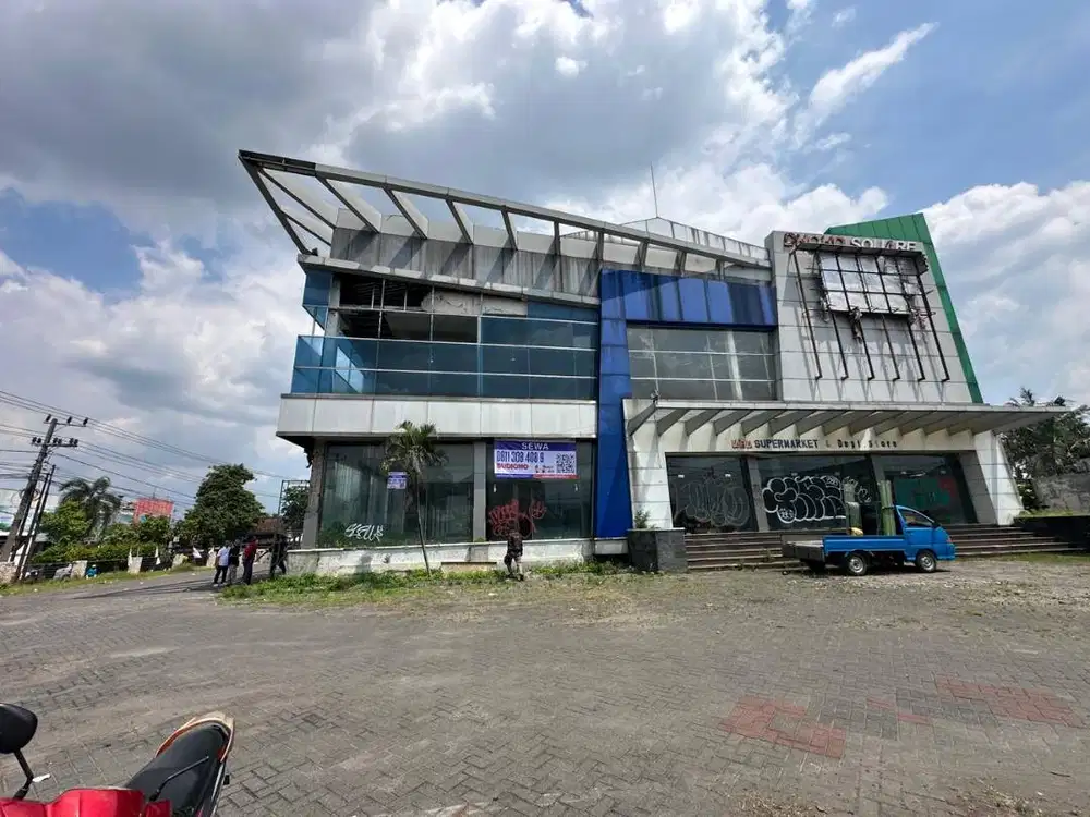 DISEWAKAN BANGUNAN 2 LANTAI KEDIRI EX SUPERMARKET NOL JALAN