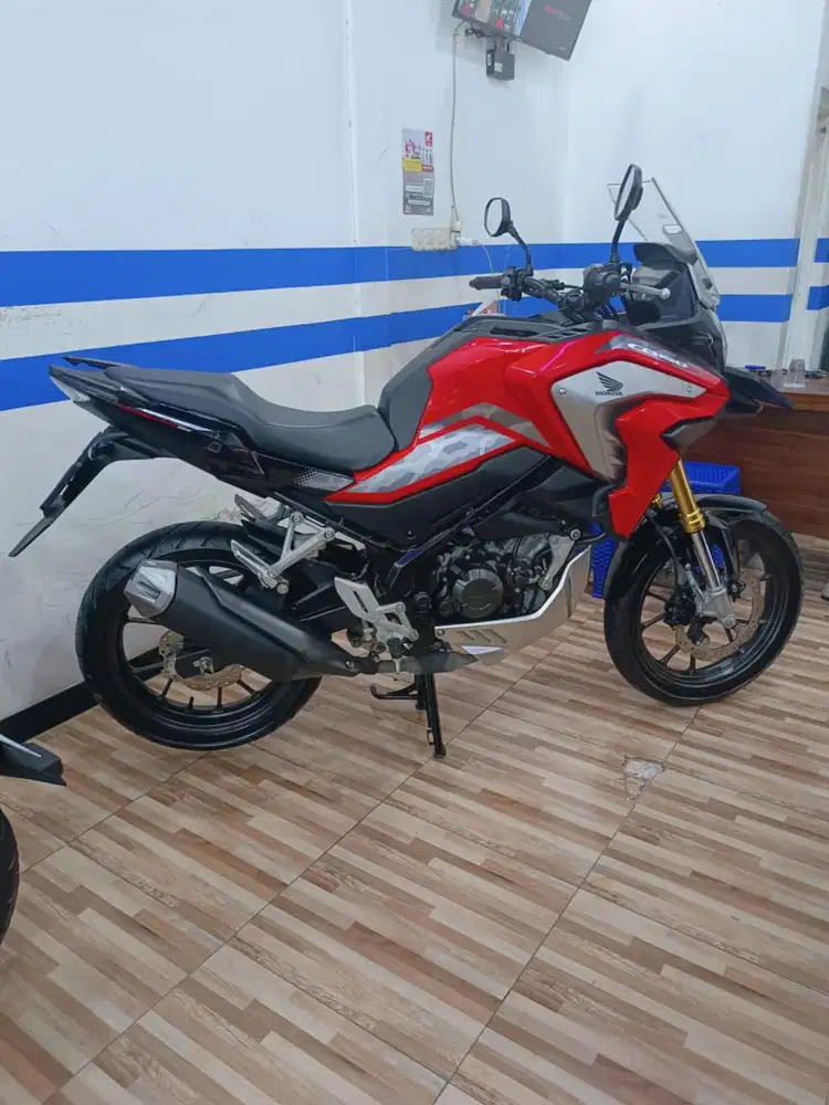 Minat japri Mimin HONDA CBX150 2022 KM 2000 MULUS ISTIMEWA