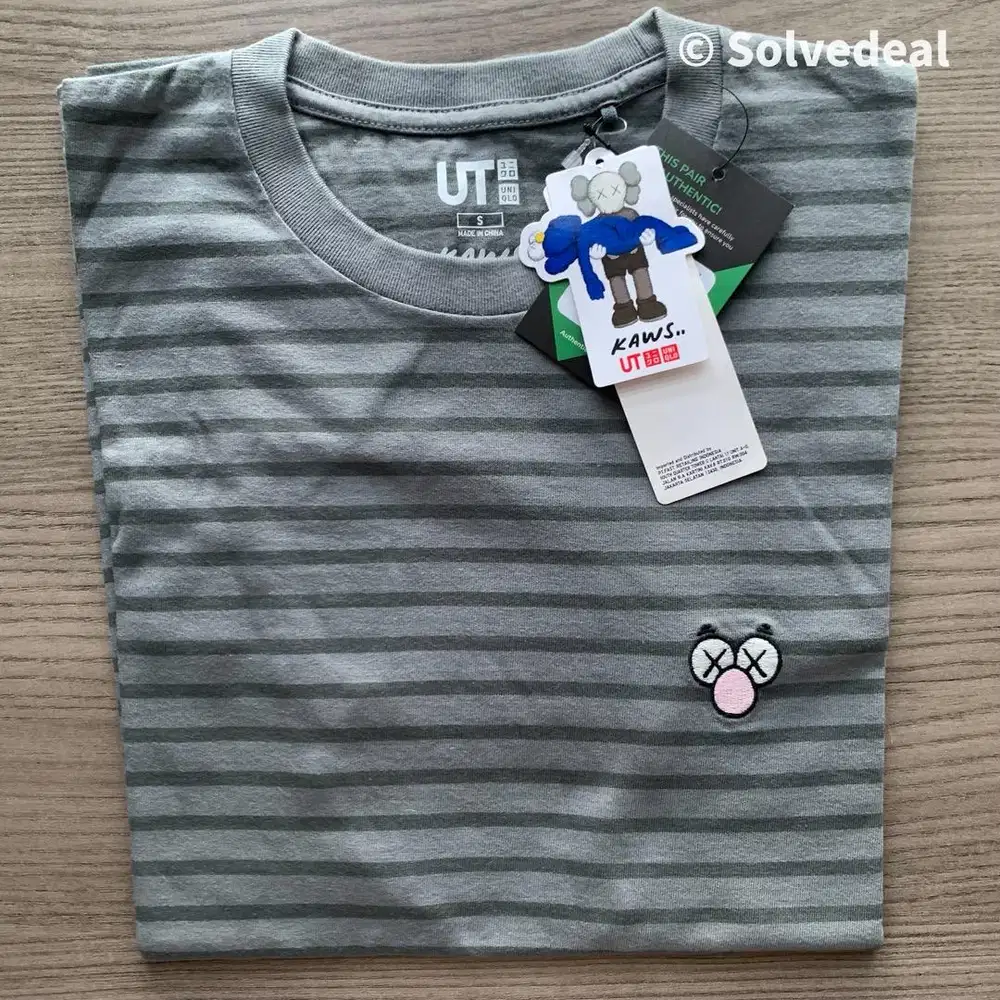 Kaos Uniqlo Kaws BFF Striped Abu-abu