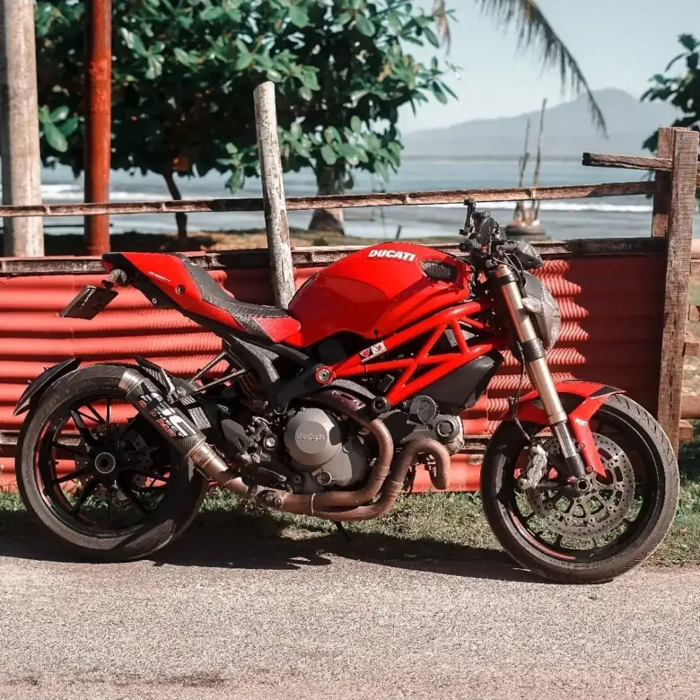 Ducati Monster 1100 evo