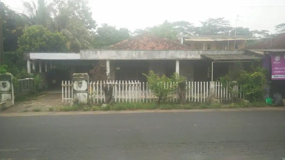 Jual Rumah + Lahan Pinggir Jalan Besar ( Cocok Area Bisnis ) Lampung