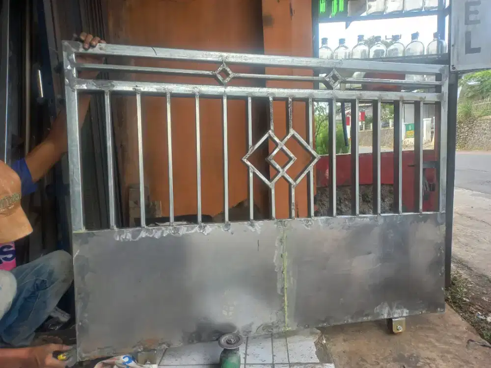 Jasa pembuatan pagar dan gudang