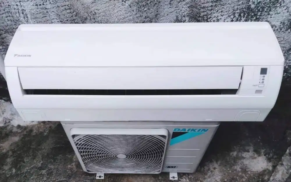Ac second merk daikin 0.5 pk dingin dijamin mantap