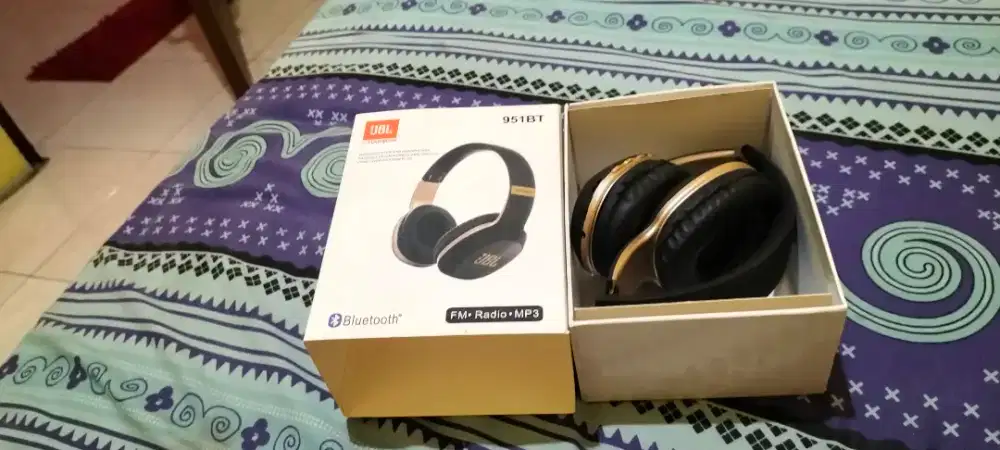 JBL 951 BT by HARMAN