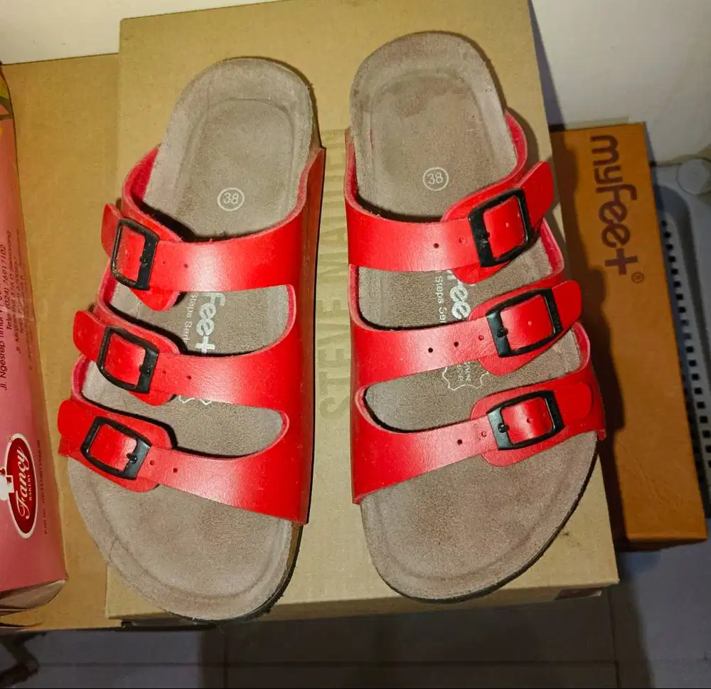 Sandal MY FEET bagus untuk wanita kondisi layak pakai harga juga murah