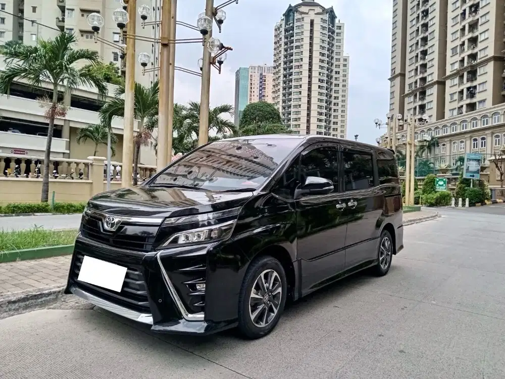 TOYOTA VOXY 2.0 AT 2019 Hitam Mulus Full Original Jarang Pakai