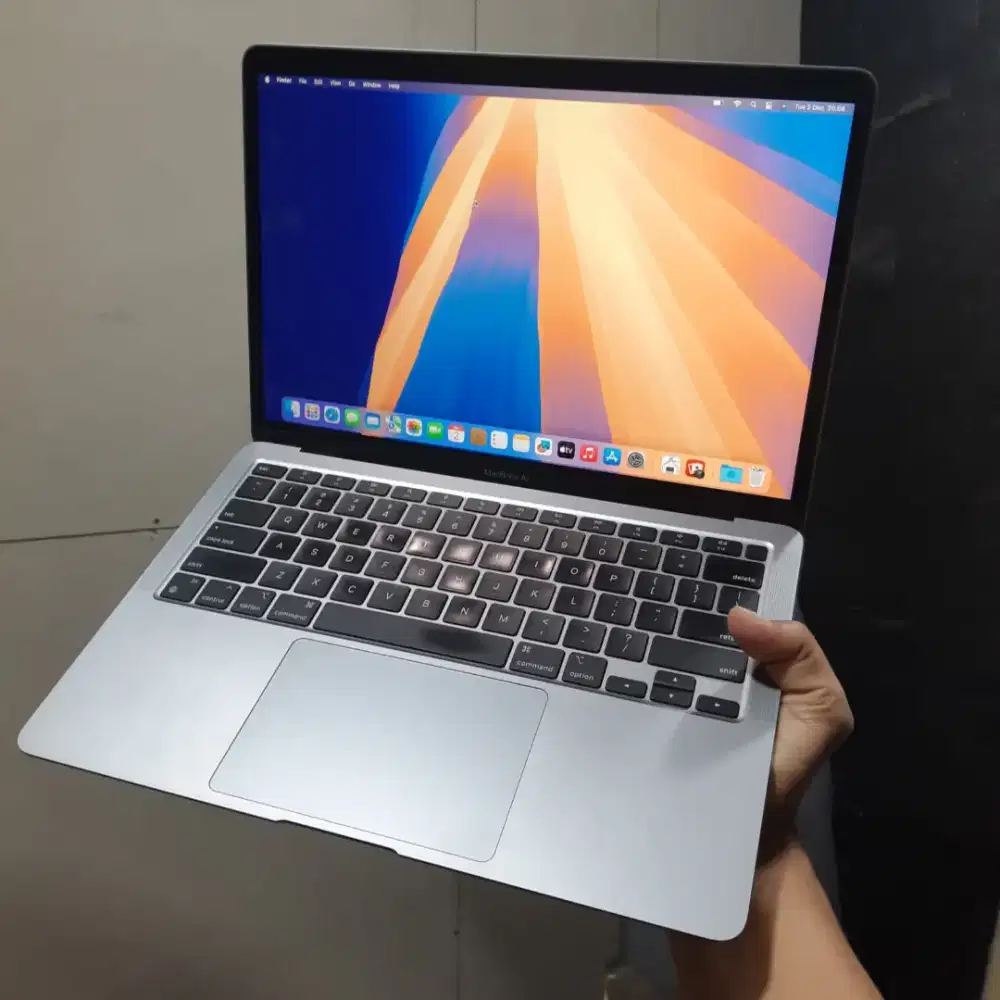 Macbook air m1 2020 ram 16gb ssd 256gb mulus bisa cod