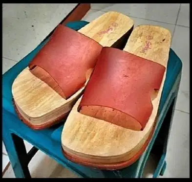 sandal  bagus untuk wanita kondisi seperti baru harga juga murah aja,