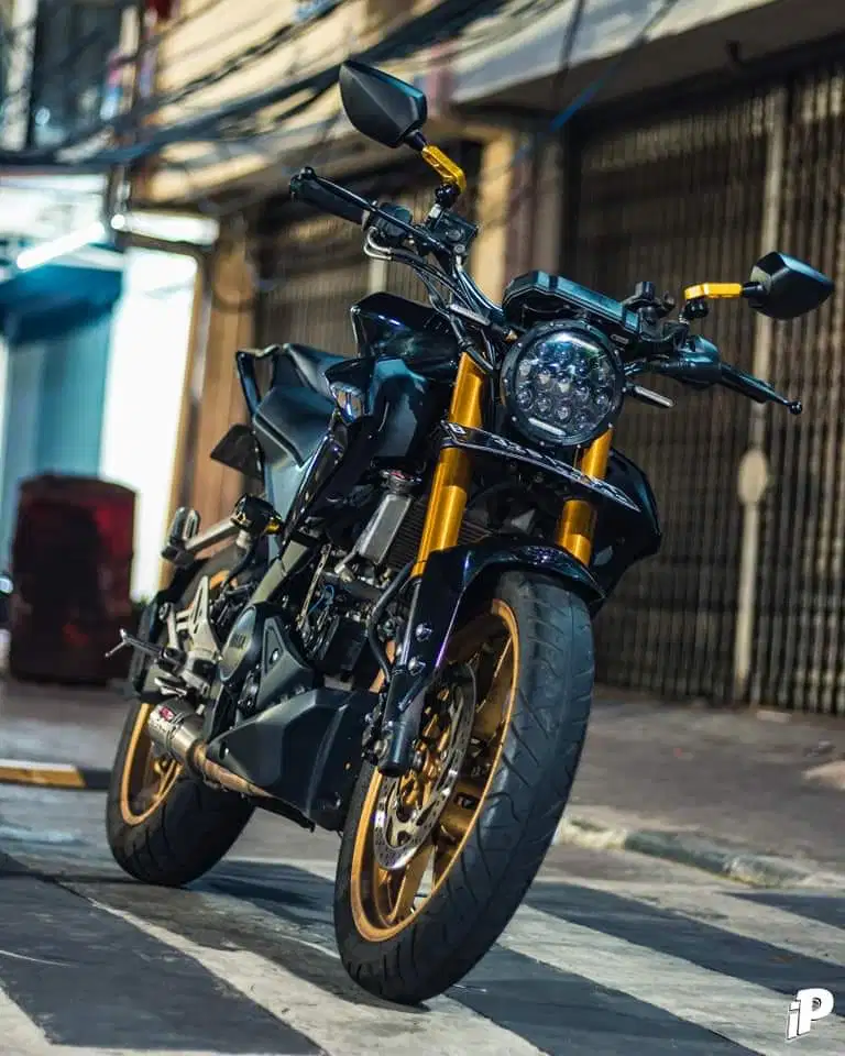 R15 V3 (2018) custom street fighter