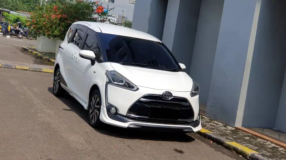 [ GARANSI 5TH ] Toyota Sienta 1.5 Q CVT AT 2017/2018