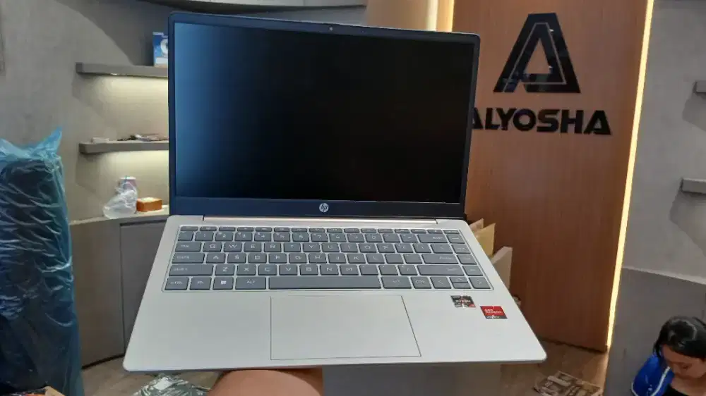 HP 14 EM0197AU Amd Ryzen3 7320U