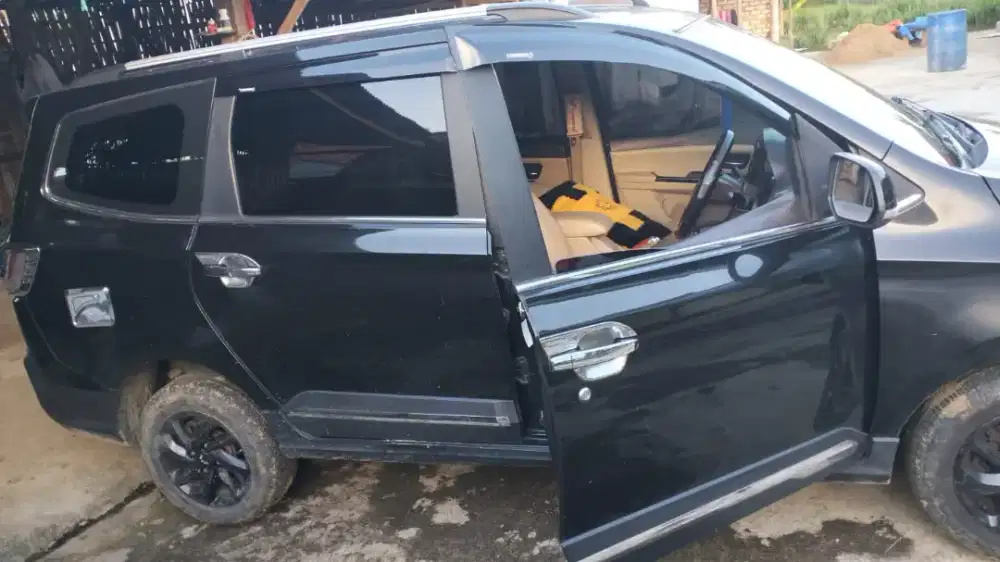 mobil wuling confero