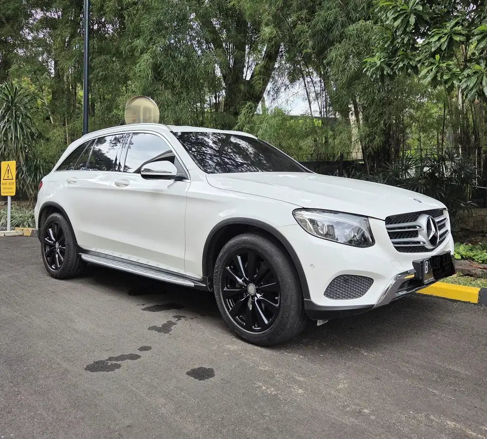 ( HARGA CASH ! CBU ! ) Mercedes Benz GLC 250 2017