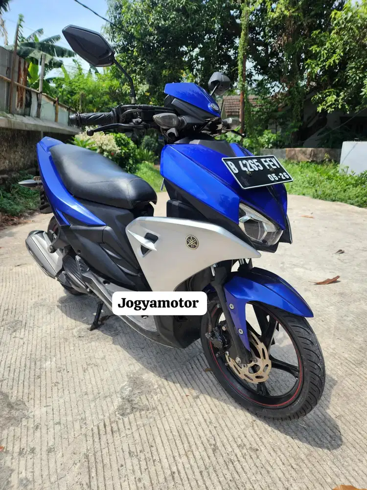 (B) Yamaha aerox 125 cc 2016