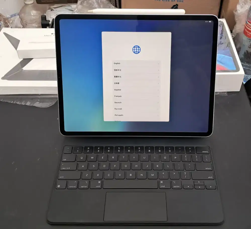IpadPro silver 4th gen 12.9 256gb wifi + magic keyboard+apple pencil 2